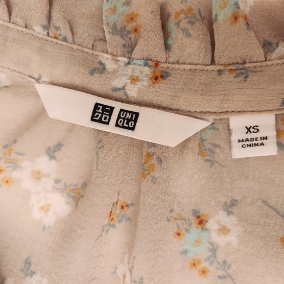 Uniqlo Pleated Chiffon Dress - Picture 9 of 14